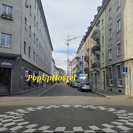 Hostal Popup Trainstation Hb *