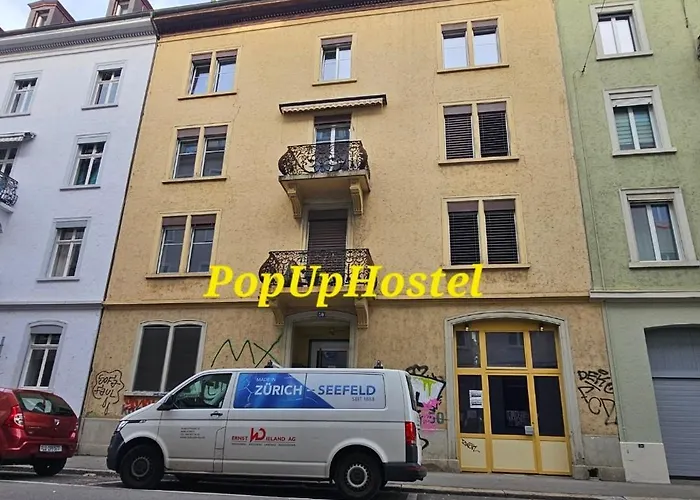 Hostel Popup Trainstation Hb *