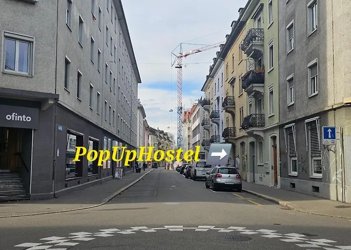 אכסניה Popup Trainstation Hb *